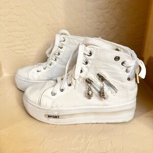 White Shoes, ENPOBIO CHAMO slightly used